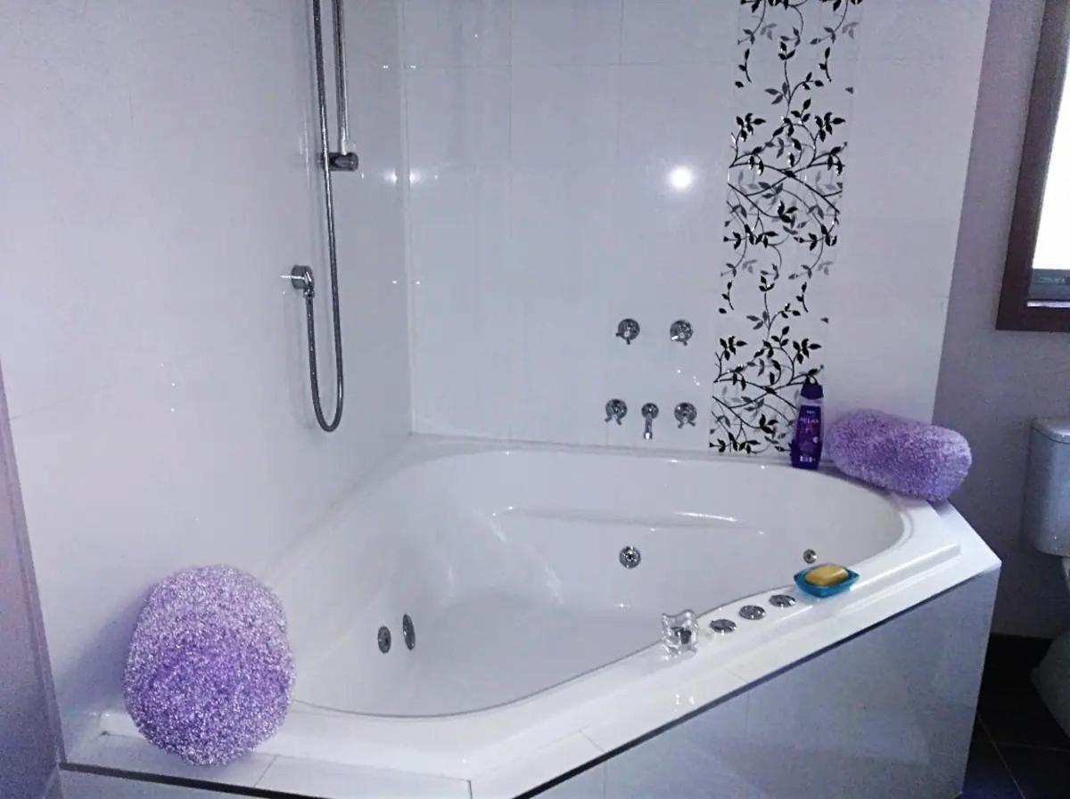 Purple House - Corner Spa, Views And Wildlife Holiday home